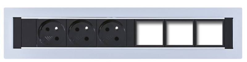 Konfigurovatelný pevný panel, 3x el. zásuvka, 3x volný slot pro 3 až 6 konektorů - KPP 6