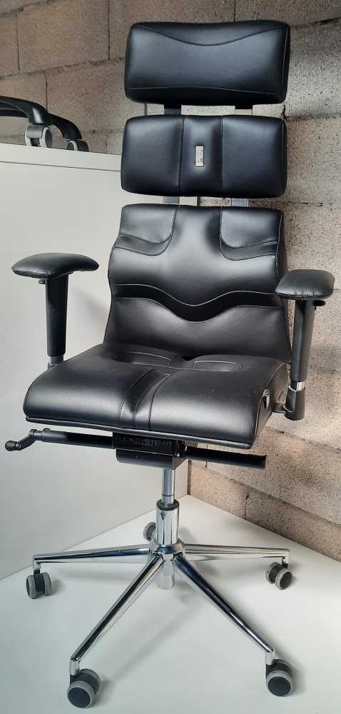 Kancelářská židle PYRAMID černá, perforovaná ECO kůže, vzorkový kus v ROŽNOVĚ p.R. gallery main image