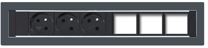 Konfigurovatelný pevný panel, 3x el. zásuvka, 3x volný slot pro 3 až 6 konektorů - KPP 6 gallery main image